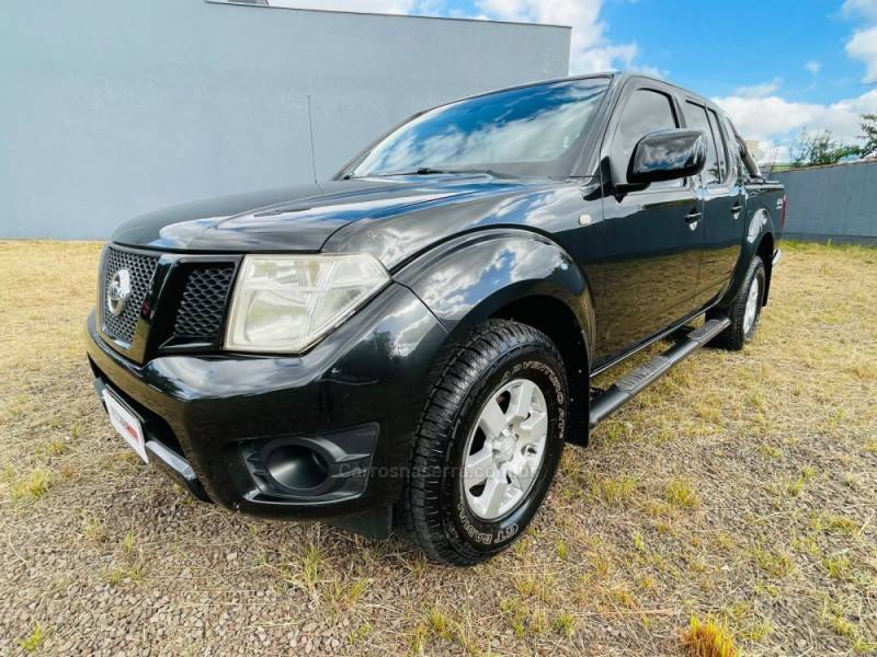 NISSAN - FRONTIER - 2014/2014 - Preta - R$ 89.900,00