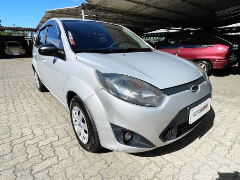 FORD - FIESTA - 2014/2014 - Cinza - R$ 31.900,00