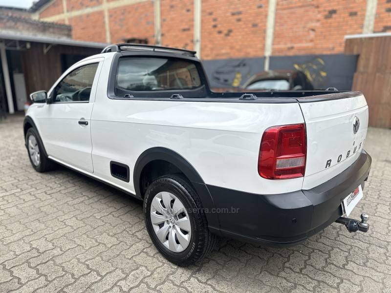 VOLKSWAGEN - SAVEIRO - 2016/2017 - Branca - R$ 47.900,00