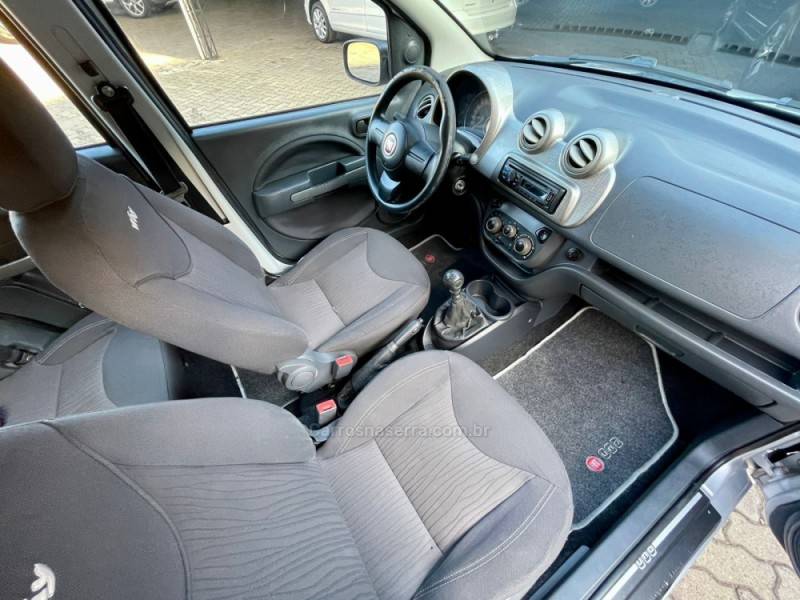FIAT - UNO - 2012/2012 - Prata - R$ 33.900,00