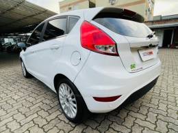 FORD - FIESTA - 2017/2017 - Branca - R$ 57.900,00