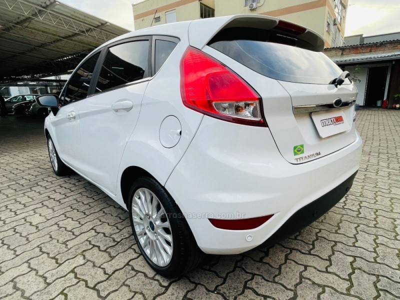 FORD - FIESTA - 2017/2017 - Branca - R$ 57.900,00