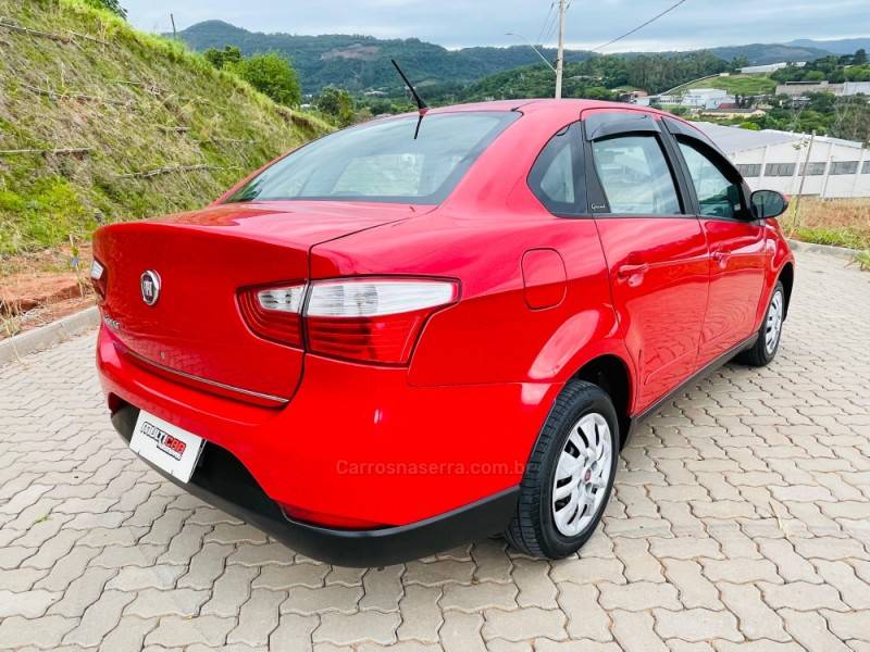 FIAT - GRAND SIENA - 2013/2013 - Vermelha - R$ 29.900,00