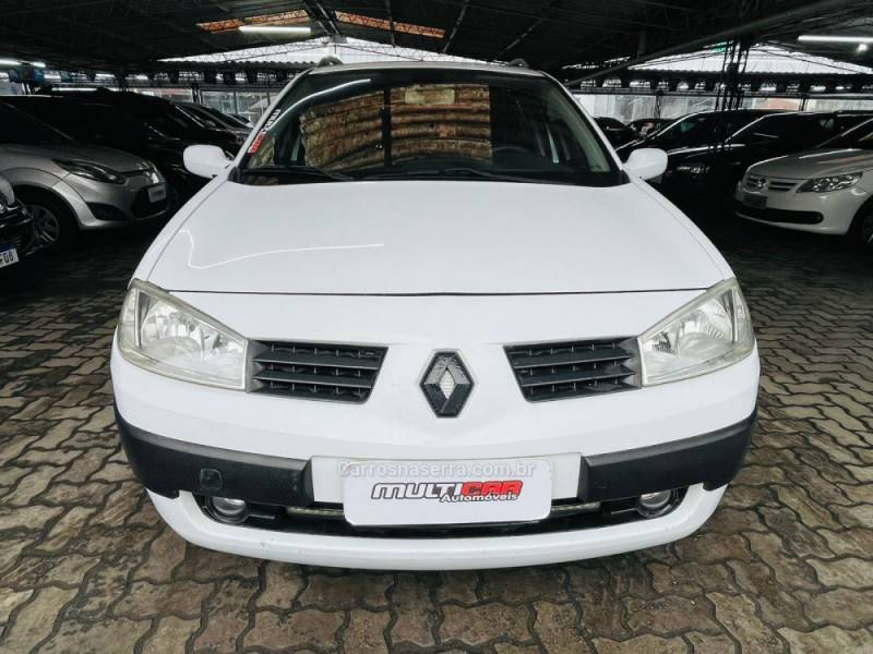 RENAULT - MÉGANE - 2012/2012 - Branca - R$ 34.900,00
