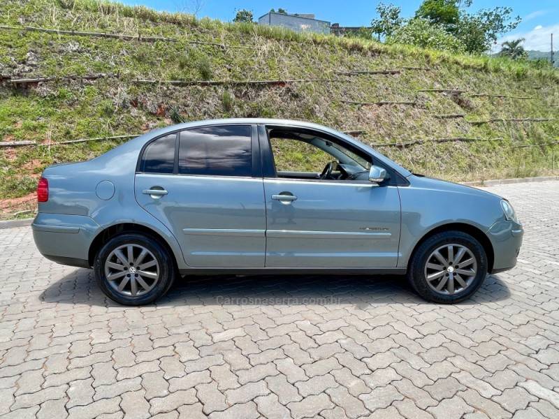 VOLKSWAGEN - POLO SEDAN - 2009/2010 - Cinza - R$ 38.900,00