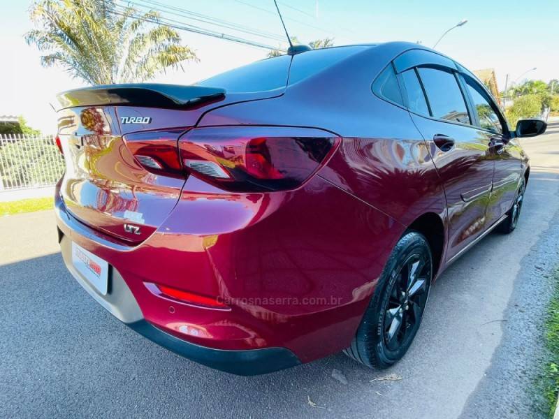 CHEVROLET - ONIX - 2019/2020 - Vermelha - R$ 68.900,00