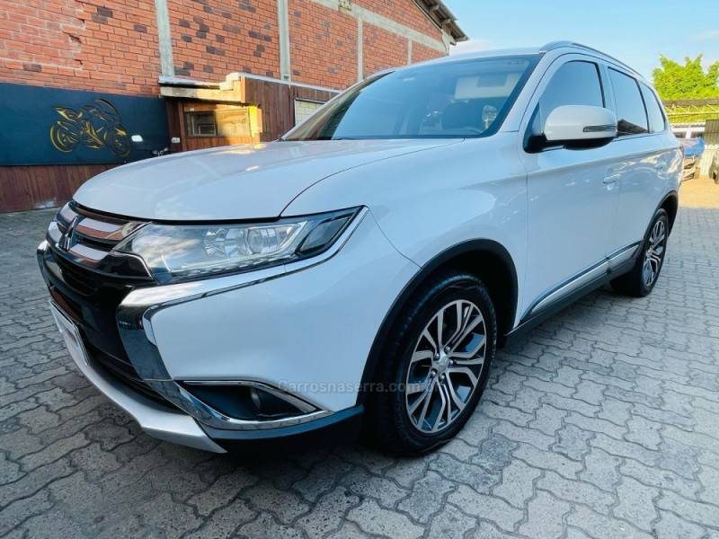 MITSUBISHI - OUTLANDER - 2017/2017 - Branca - R$ 97.900,00