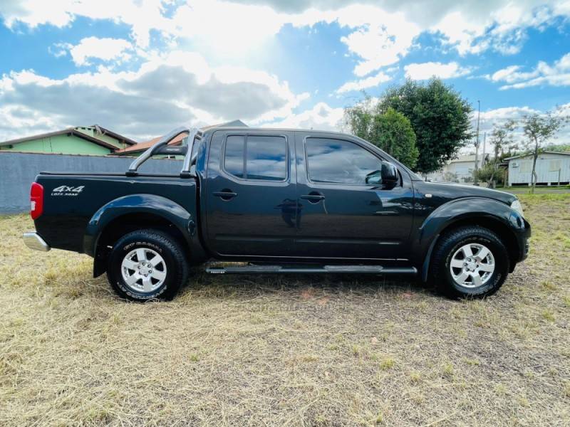 NISSAN - FRONTIER - 2014/2014 - Preta - R$ 89.900,00