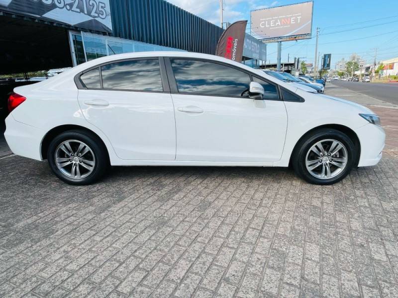 HONDA - CIVIC - 2014/2014 - Branca - R$ 73.900,00
