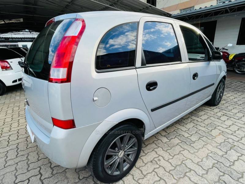 CHEVROLET - MERIVA - 2003/2003 - Prata - R$ 22.900,00