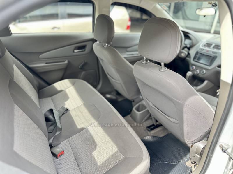 CHEVROLET - COBALT - 2013/2013 - Prata - R$ 42.900,00