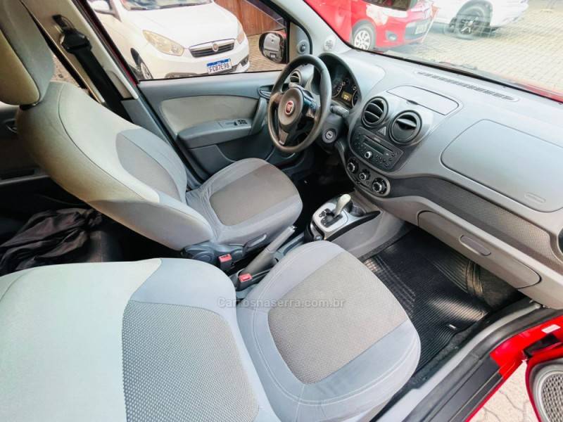 FIAT - PALIO - 2015/2015 - Vermelha - R$ 42.900,00
