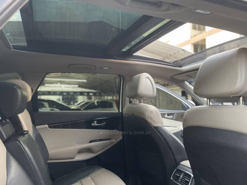 KIA MOTORS - SORENTO - 2018/2018 - Branca - R$ 139.900,00