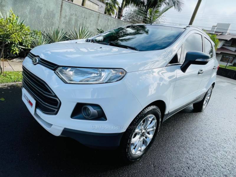 FORD - ECOSPORT - 2015/2015 - Branca - R$ 58.900,00