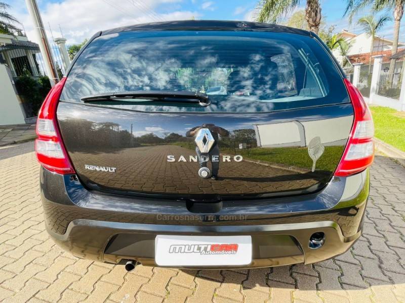 RENAULT - SANDERO - 2012/2012 - Preta - R$ 31.900,00