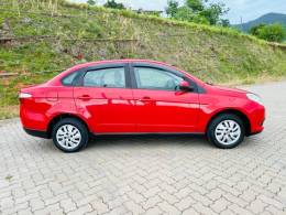 FIAT - GRAND SIENA - 2013/2013 - Vermelha - R$ 29.900,00