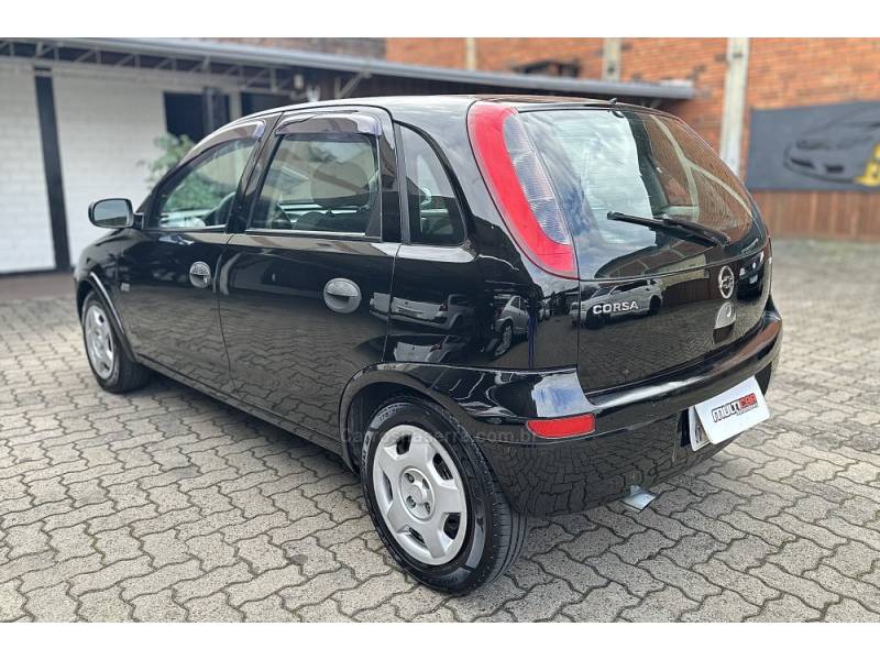 CHEVROLET - CORSA - 2006/2007 - Preta - R$ 21.900,00