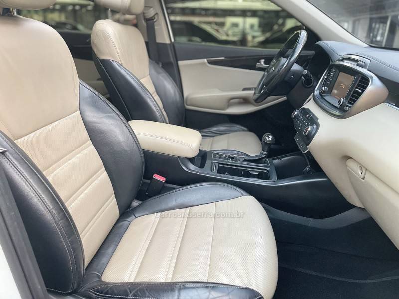 KIA MOTORS - SORENTO - 2018/2018 - Branca - R$ 139.900,00