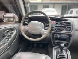 CHEVROLET - TRACKER - 2001/2001 - Branca - R$ 45.900,00