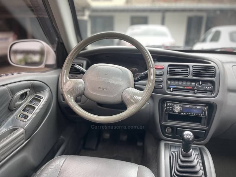 CHEVROLET - TRACKER - 2001/2001 - Branca - R$ 45.900,00