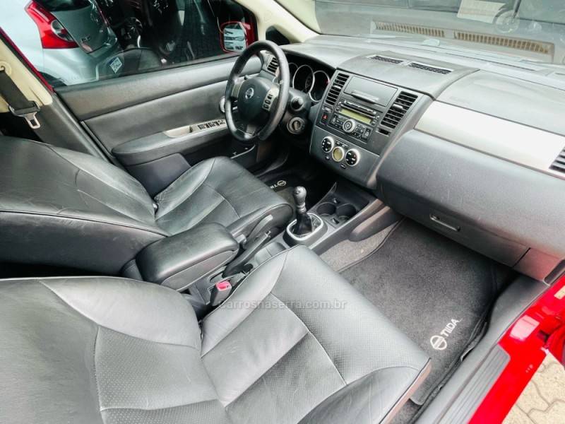 NISSAN - TIIDA - 2012/2012 - Vermelha - R$ 39.900,00
