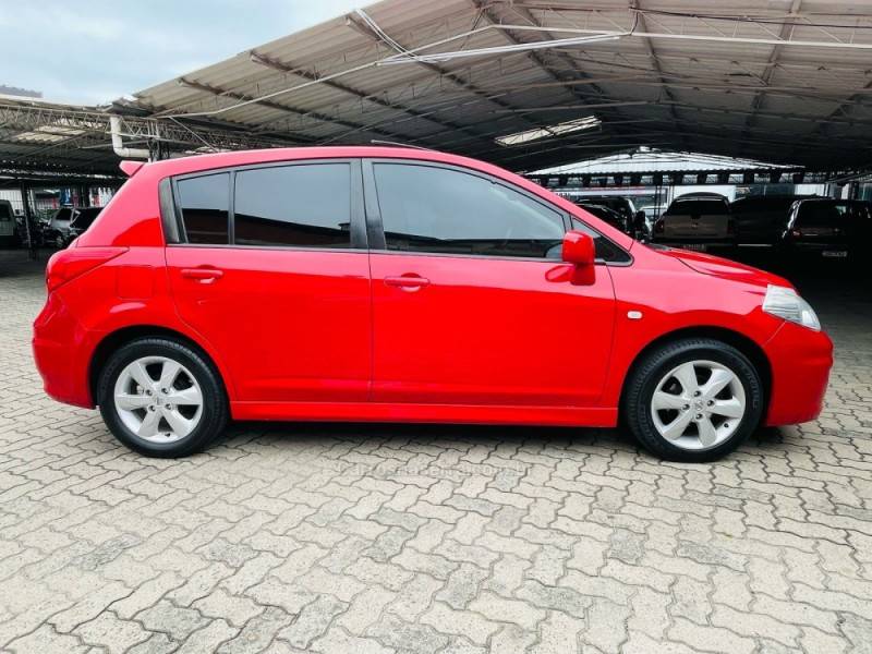 NISSAN - TIIDA - 2012/2012 - Vermelha - R$ 39.900,00