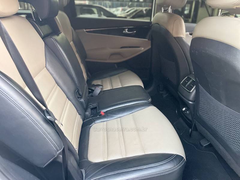KIA MOTORS - SORENTO - 2018/2018 - Branca - R$ 139.900,00