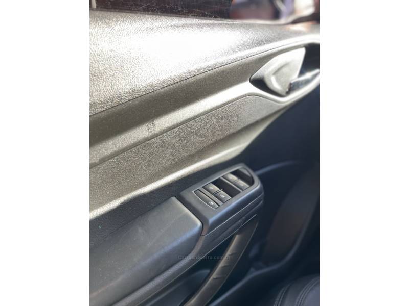 CHEVROLET - PRISMA - 2016/2016 - Preta - R$ 55.900,00