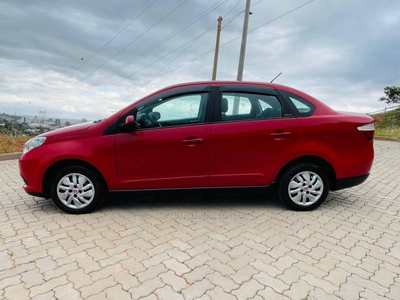 FIAT - GRAND SIENA - 2013/2013 - Vermelha - R$ 29.900,00