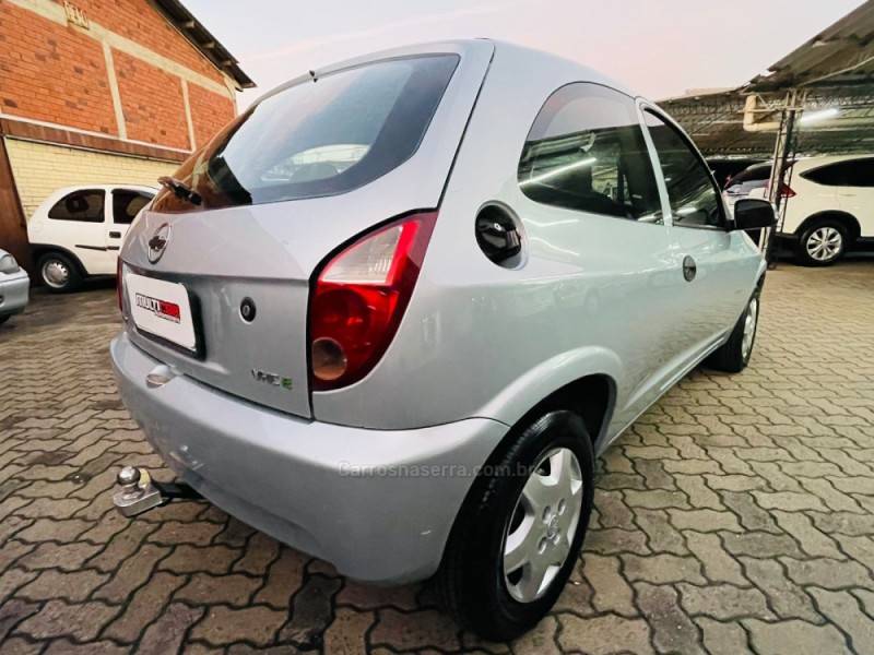CHEVROLET - CELTA - 2010/2010 - Cinza - R$ 19.900,00