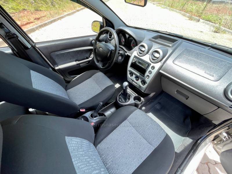 FORD - FIESTA - 2012/2012 - Cinza - R$ 34.900,00