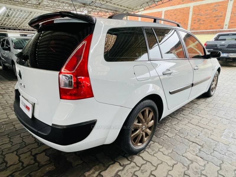 RENAULT - MÉGANE - 2012/2012 - Branca - R$ 34.900,00
