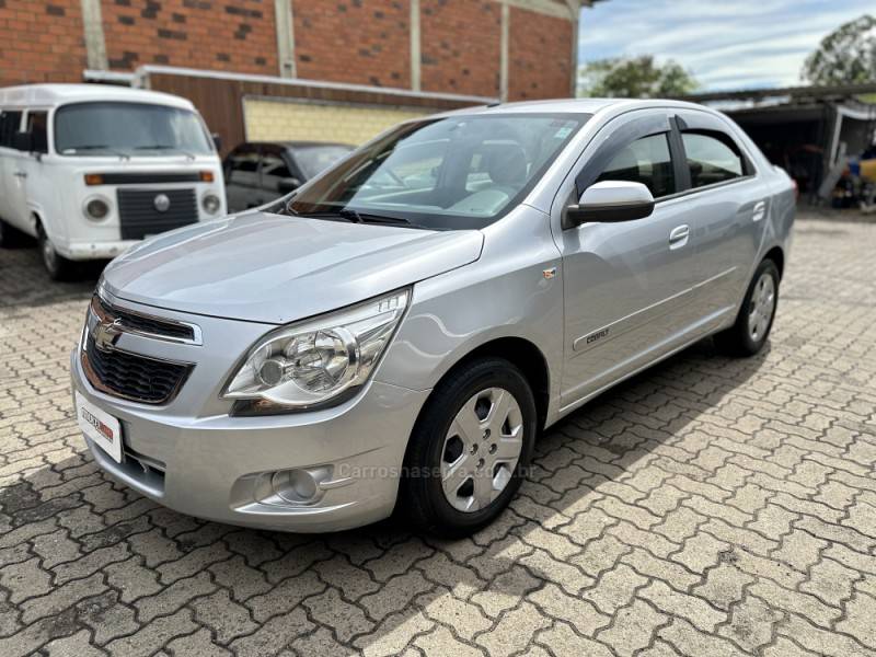 CHEVROLET - COBALT - 2013/2013 - Prata - R$ 42.900,00