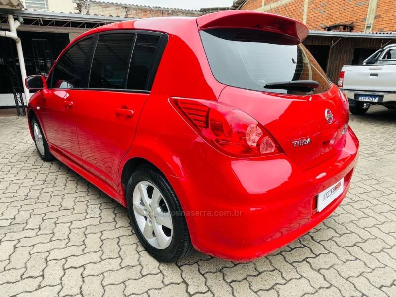 NISSAN - TIIDA - 2012/2012 - Vermelha - R$ 39.900,00