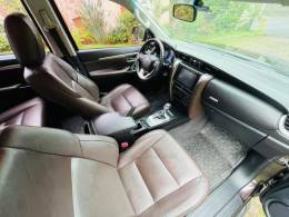 TOYOTA - HILUX SW4 - 2017/2017 - Marrom - R$ 172.900,00