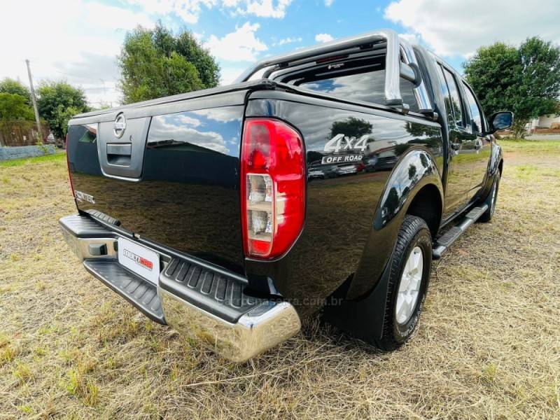 NISSAN - FRONTIER - 2014/2014 - Preta - R$ 89.900,00
