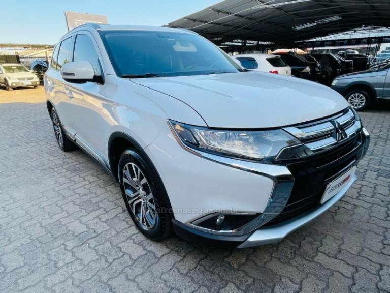 MITSUBISHI - OUTLANDER - 2017/2017 - Branca - R$ 97.900,00