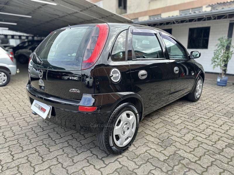 CHEVROLET - CORSA - 2006/2007 - Preta - R$ 21.900,00