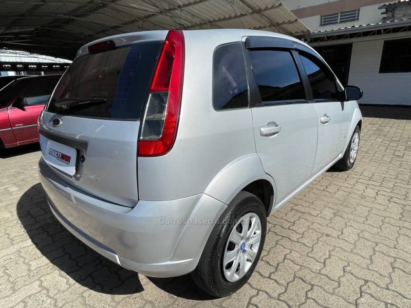 FORD - FIESTA - 2014/2014 - Cinza - R$ 31.900,00