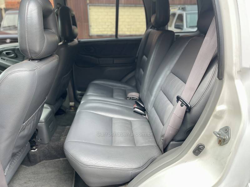 CHEVROLET - TRACKER - 2001/2001 - Branca - R$ 45.900,00