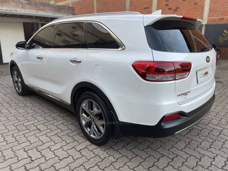 KIA MOTORS - SORENTO - 2018/2018 - Branca - R$ 139.900,00
