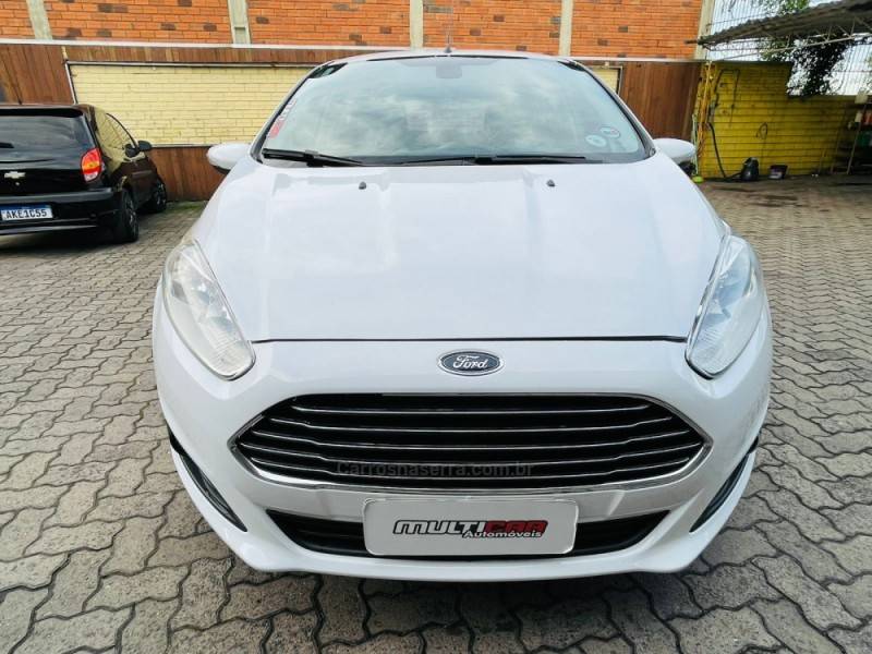 FORD - FIESTA - 2017/2017 - Branca - R$ 57.900,00