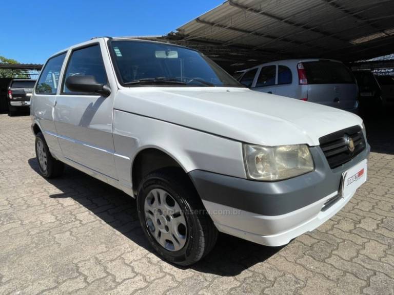 FIAT - UNO - 2011/2011 - Branca - R$ 18.900,00