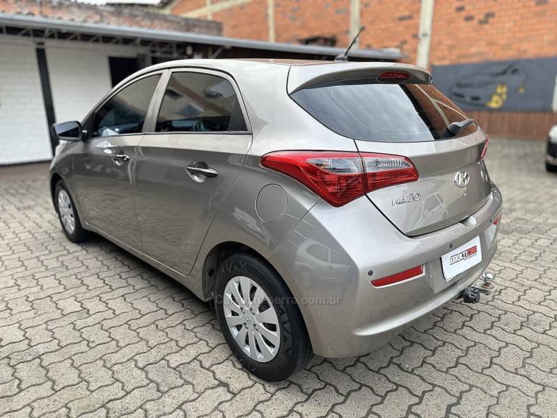 HYUNDAI - HB20 - 2017/2018 - Cinza - R$ 53.900,00