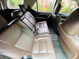 TOYOTA - HILUX SW4 - 2017/2017 - Marrom - R$ 172.900,00
