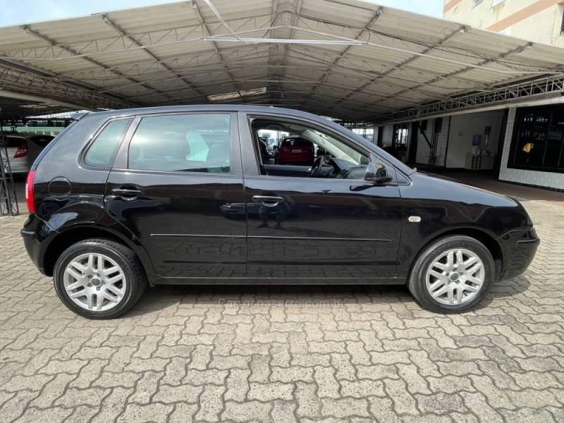 VOLKSWAGEN - POLO - 2006/2006 - Preta - R$ 27.900,00