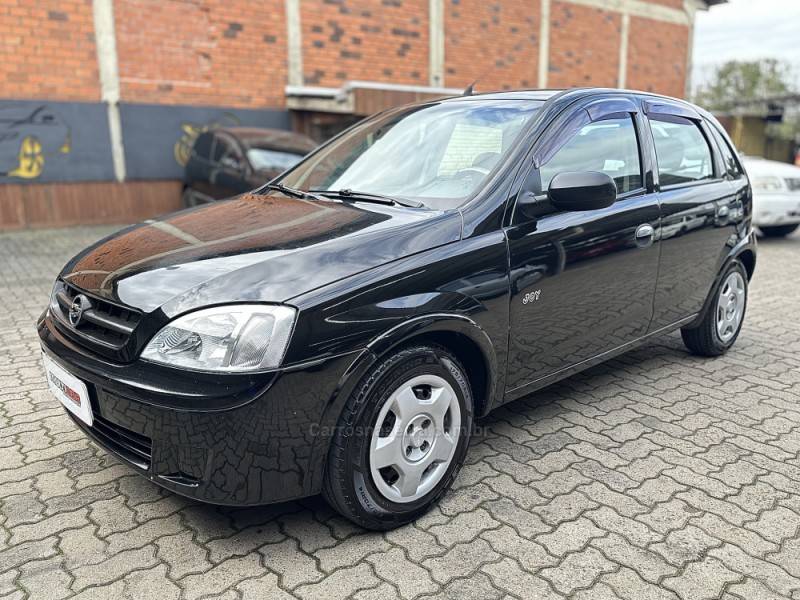 CHEVROLET - CORSA - 2006/2007 - Preta - R$ 21.900,00