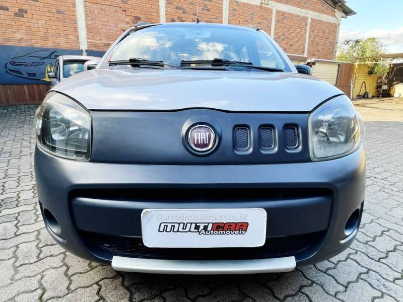 FIAT - UNO - 2012/2012 - Prata - R$ 33.900,00