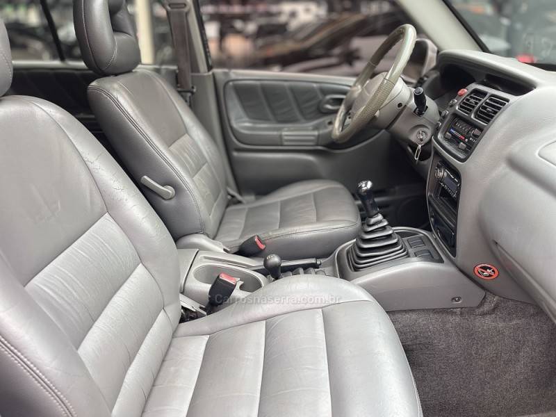 CHEVROLET - TRACKER - 2001/2001 - Branca - R$ 45.900,00