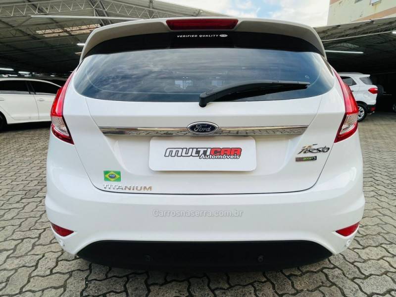 FORD - FIESTA - 2017/2017 - Branca - R$ 57.900,00